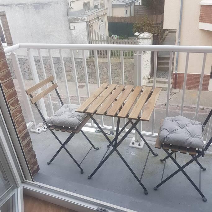 Maison Cosy A 2 Min De La Et Des Commerces Hébergement de vacances *